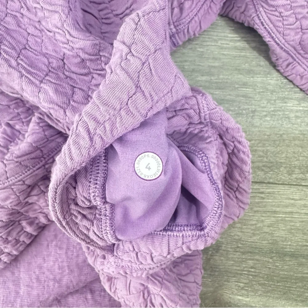 Lululemon Rippled V-Neck Pullover in Wisteria Purple SZ 4